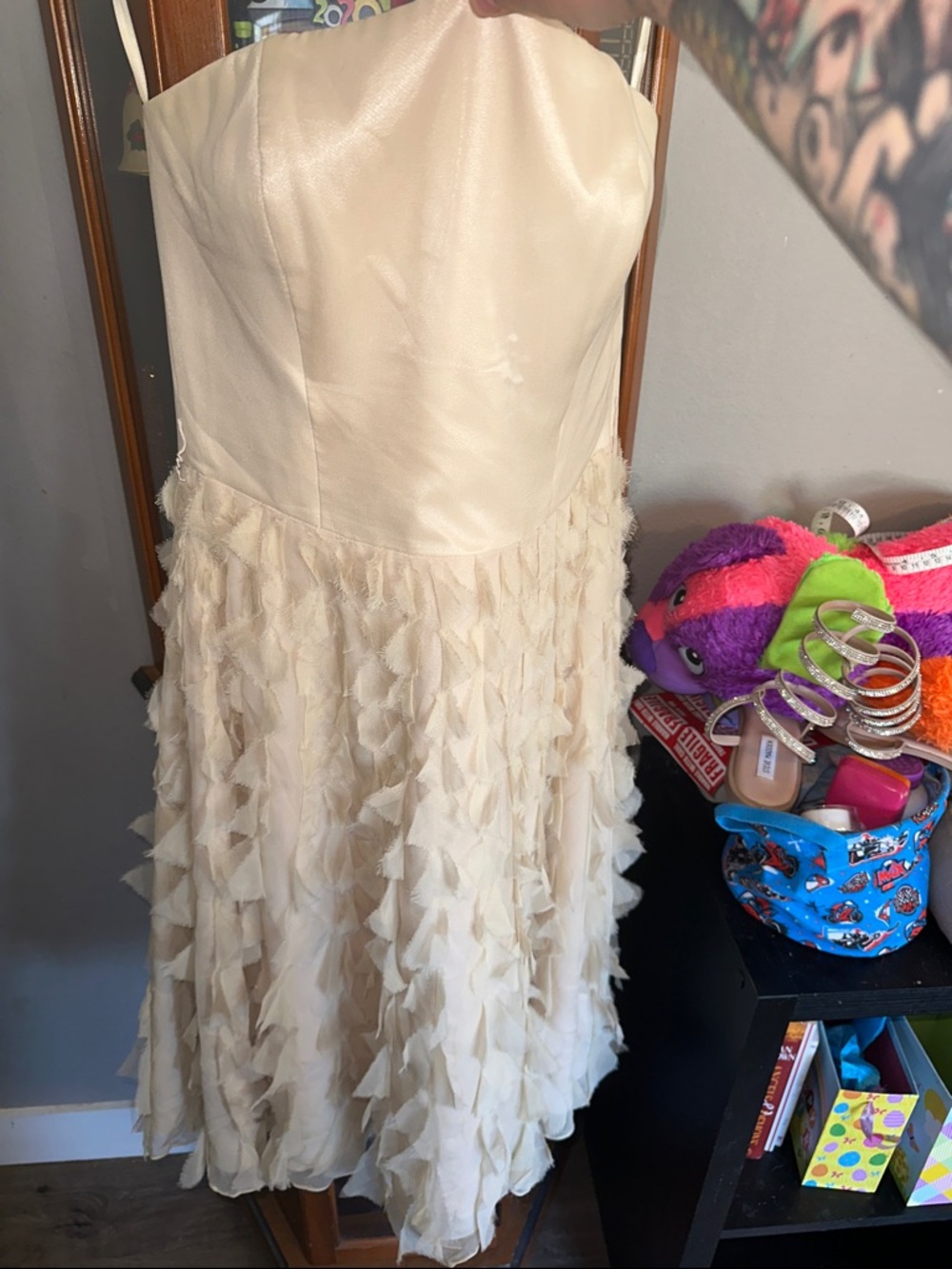 White House Black Market Ivory Ruffle Party Dress 100% Silk